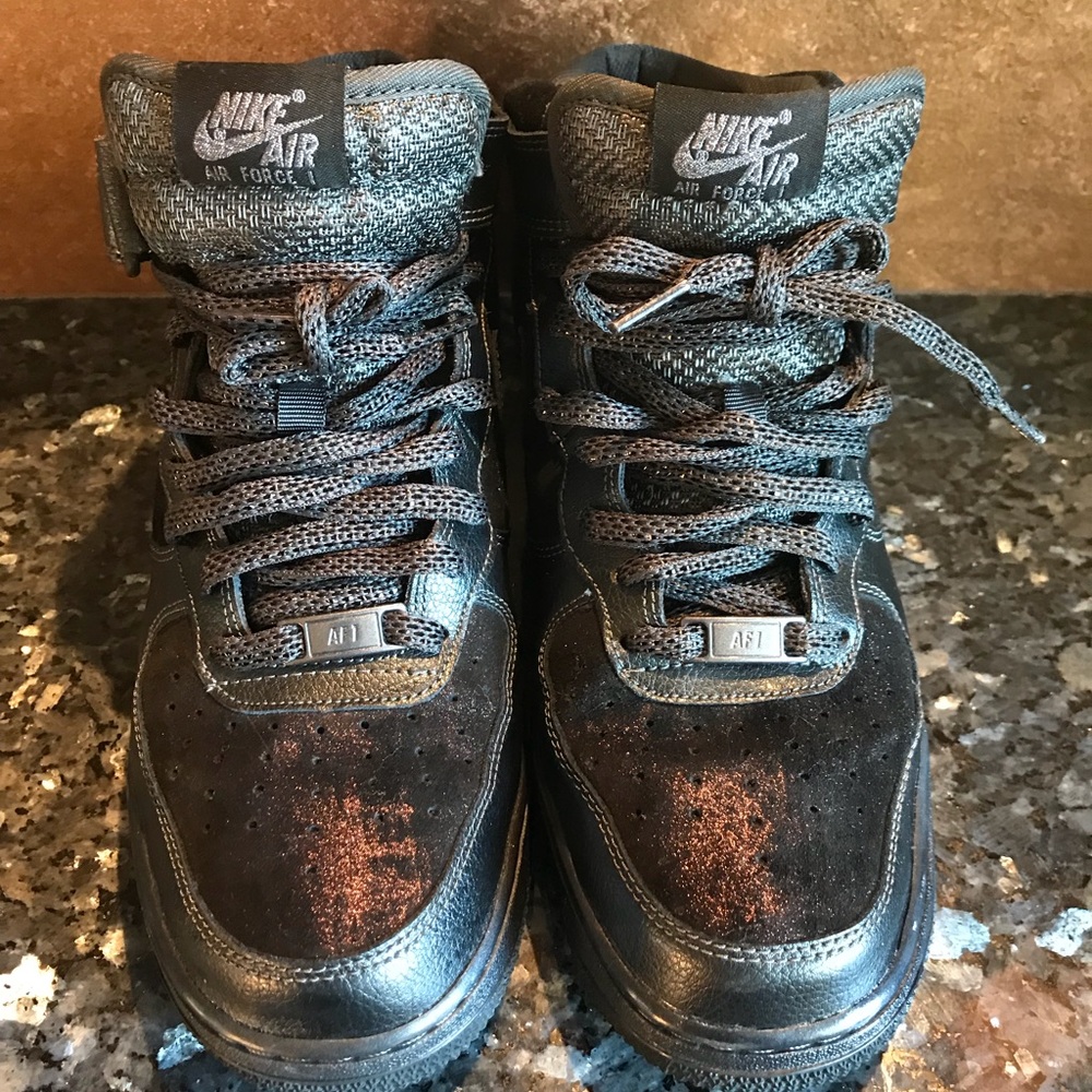 Nike Metallic low tops